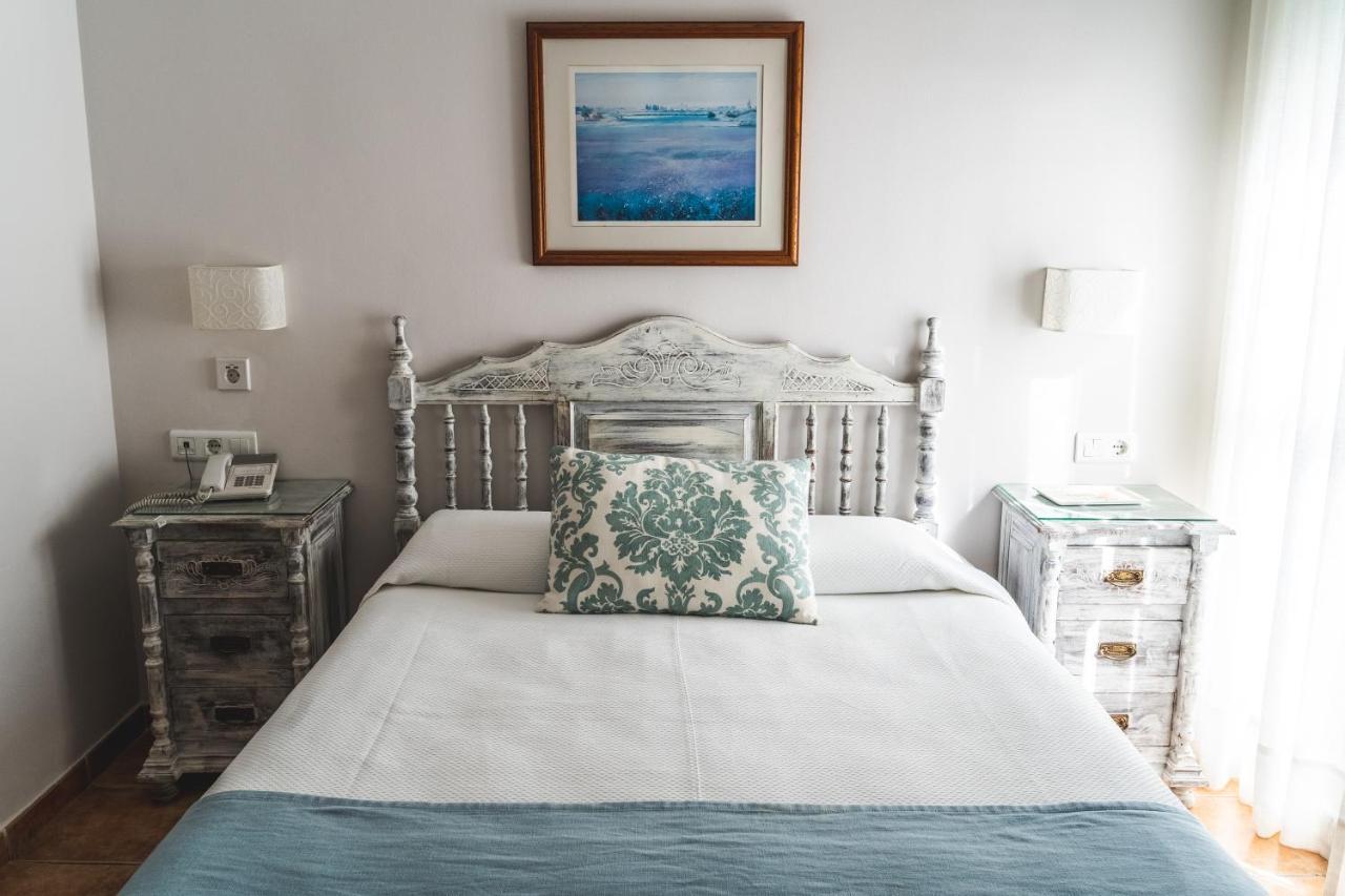 Hostal Marissal By Dorobe Nerja Εξωτερικό φωτογραφία