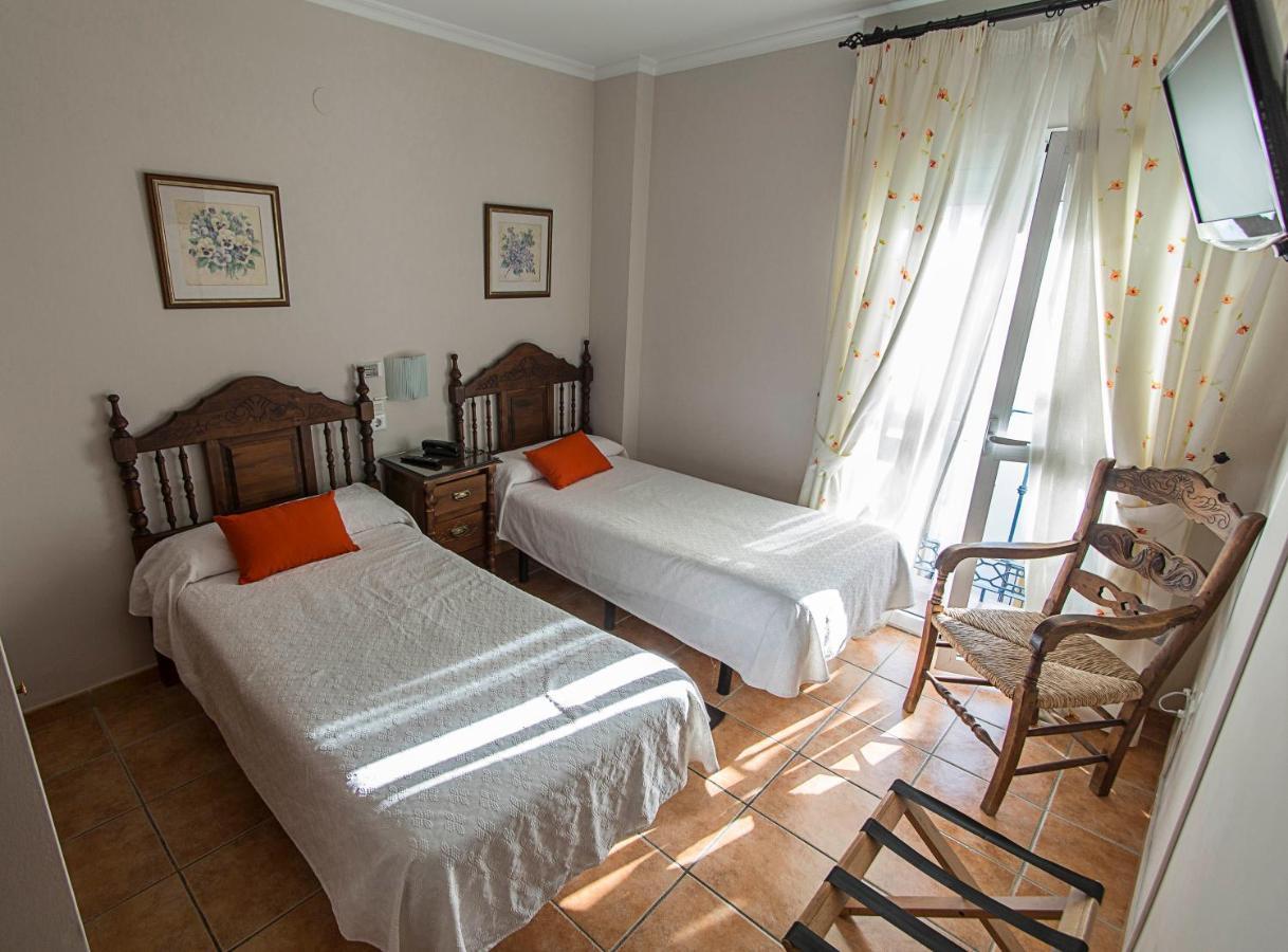 Hostal Marissal By Dorobe Nerja Δωμάτιο φωτογραφία