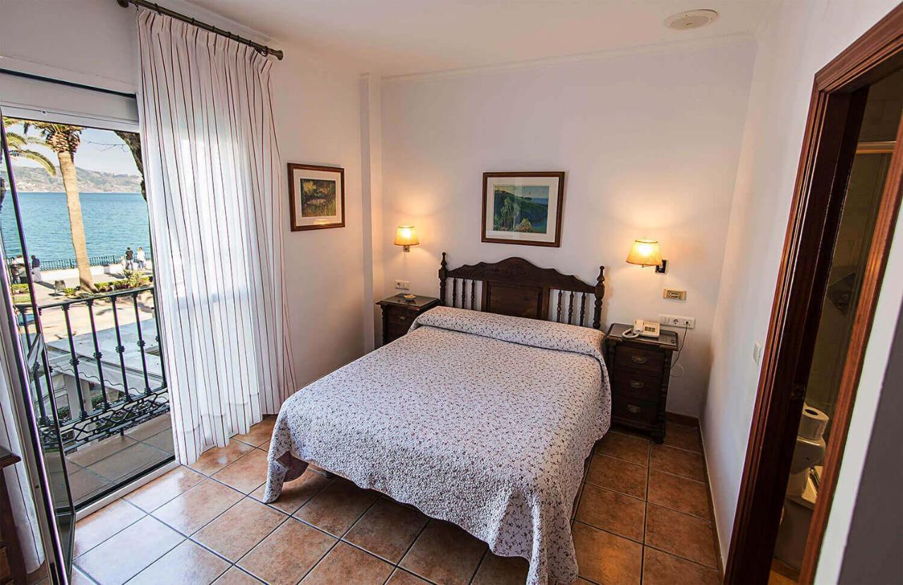 Hostal Marissal By Dorobe Nerja Εξωτερικό φωτογραφία