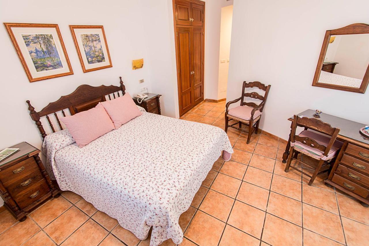 Hostal Marissal By Dorobe Nerja Εξωτερικό φωτογραφία
