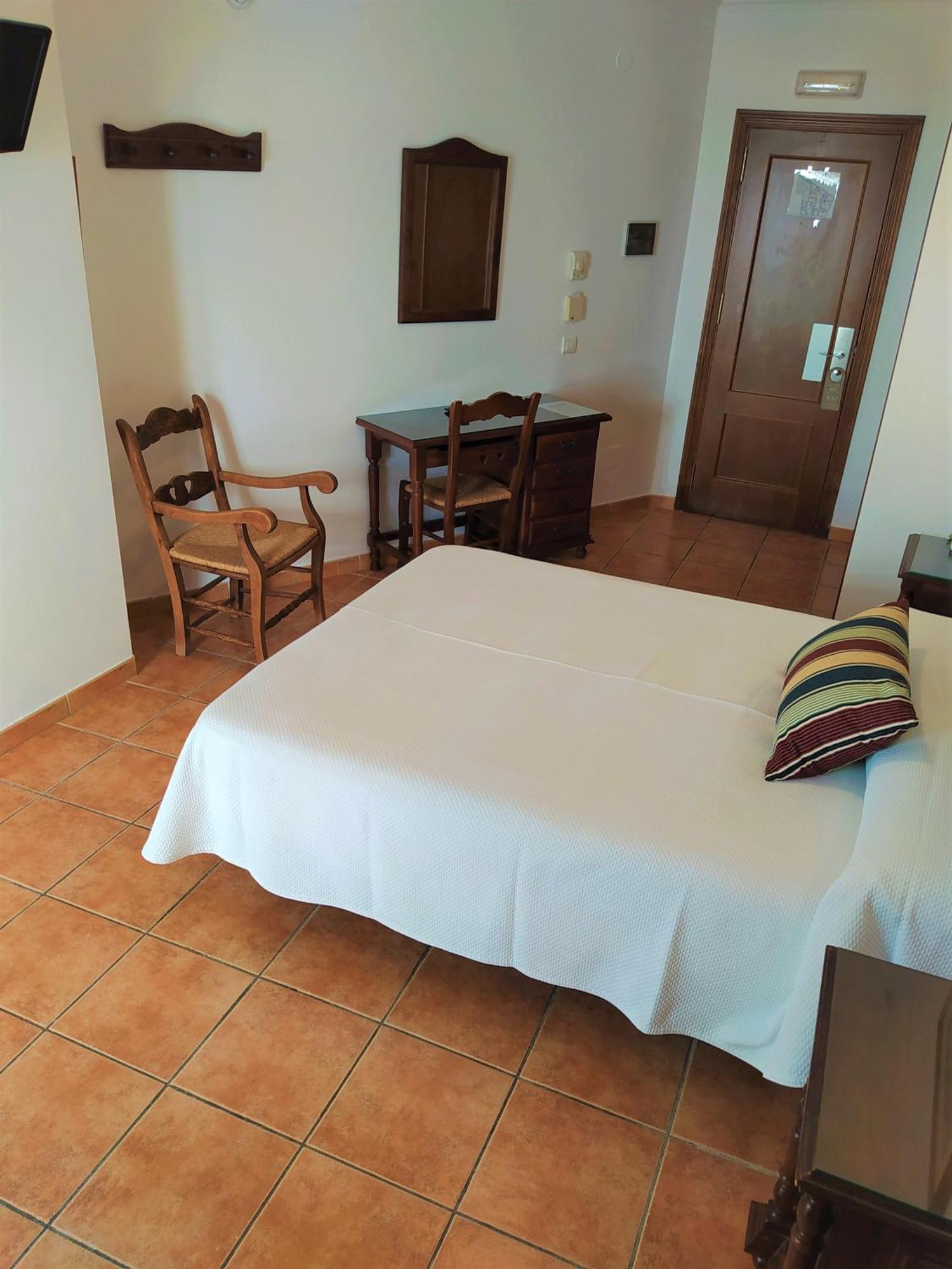 Hostal Marissal By Dorobe Nerja Δωμάτιο φωτογραφία