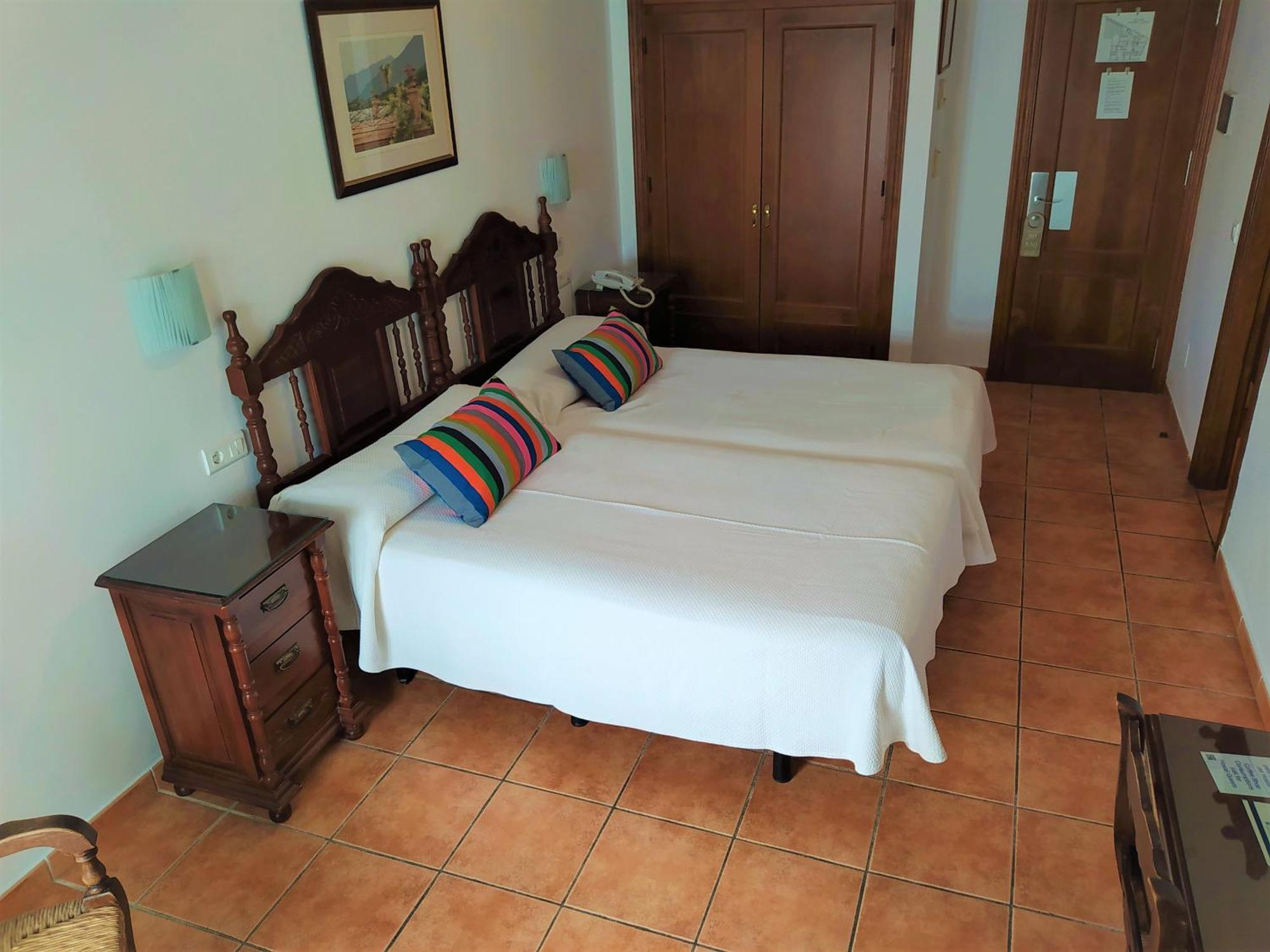 Hostal Marissal By Dorobe Nerja Δωμάτιο φωτογραφία